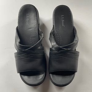 LL Bean women’s black leather sandals Sz 8